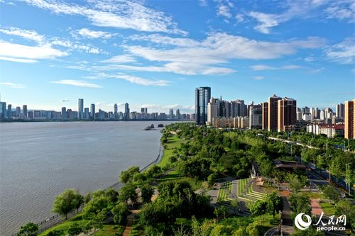 江西降雨集中期結(jié)束 南昌藍(lán)天白云風(fēng)景如畫(huà)